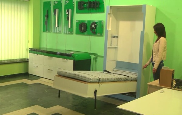 Motorized bed-transformer